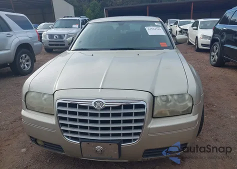 2005 Chrysler 300 Touring z USA, uszkodzony, nr VIN 2C3JA53G85H573663